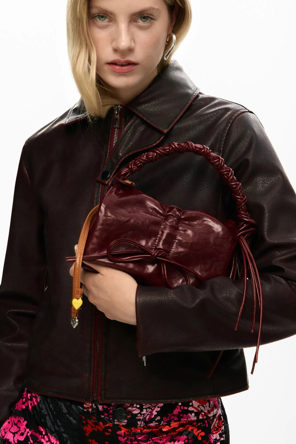 Borsa piccola brillante con fiocco - DESIGUAL